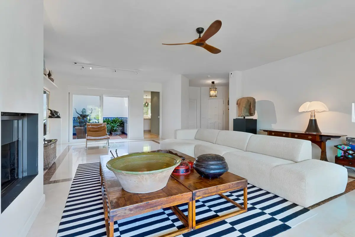 Detached Villa in El Paraiso