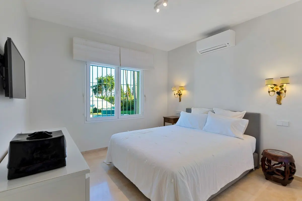 Detached Villa in El Paraiso