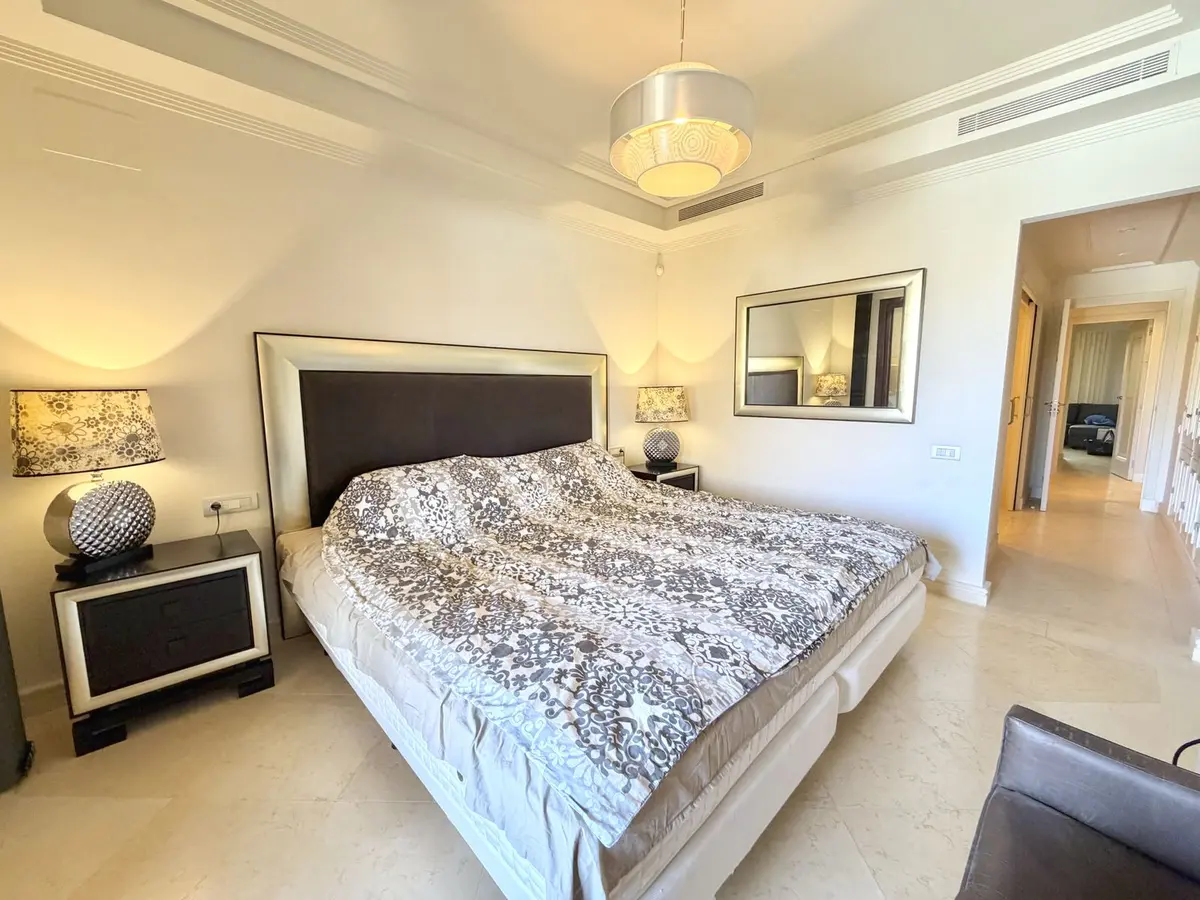Middle Floor Apartment in Estepona
