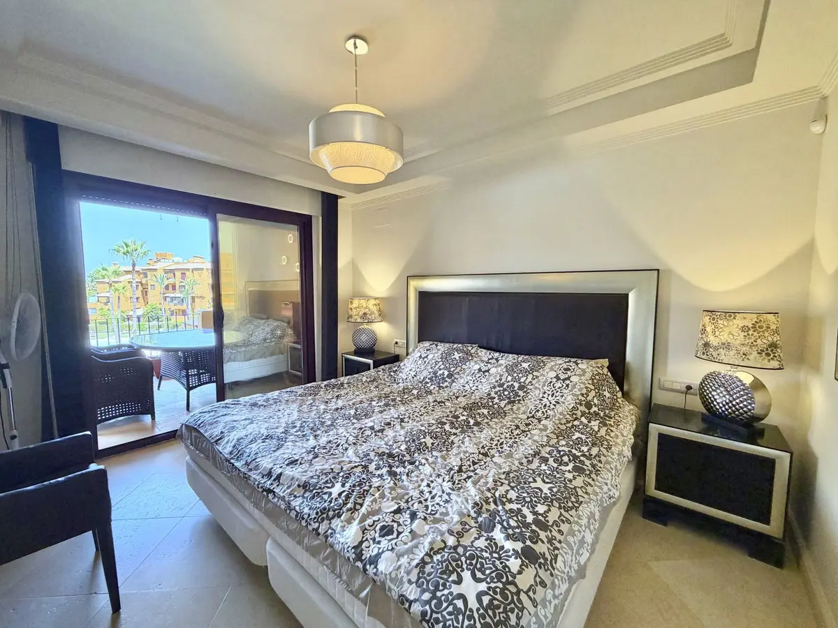 Middle Floor Apartment in Estepona