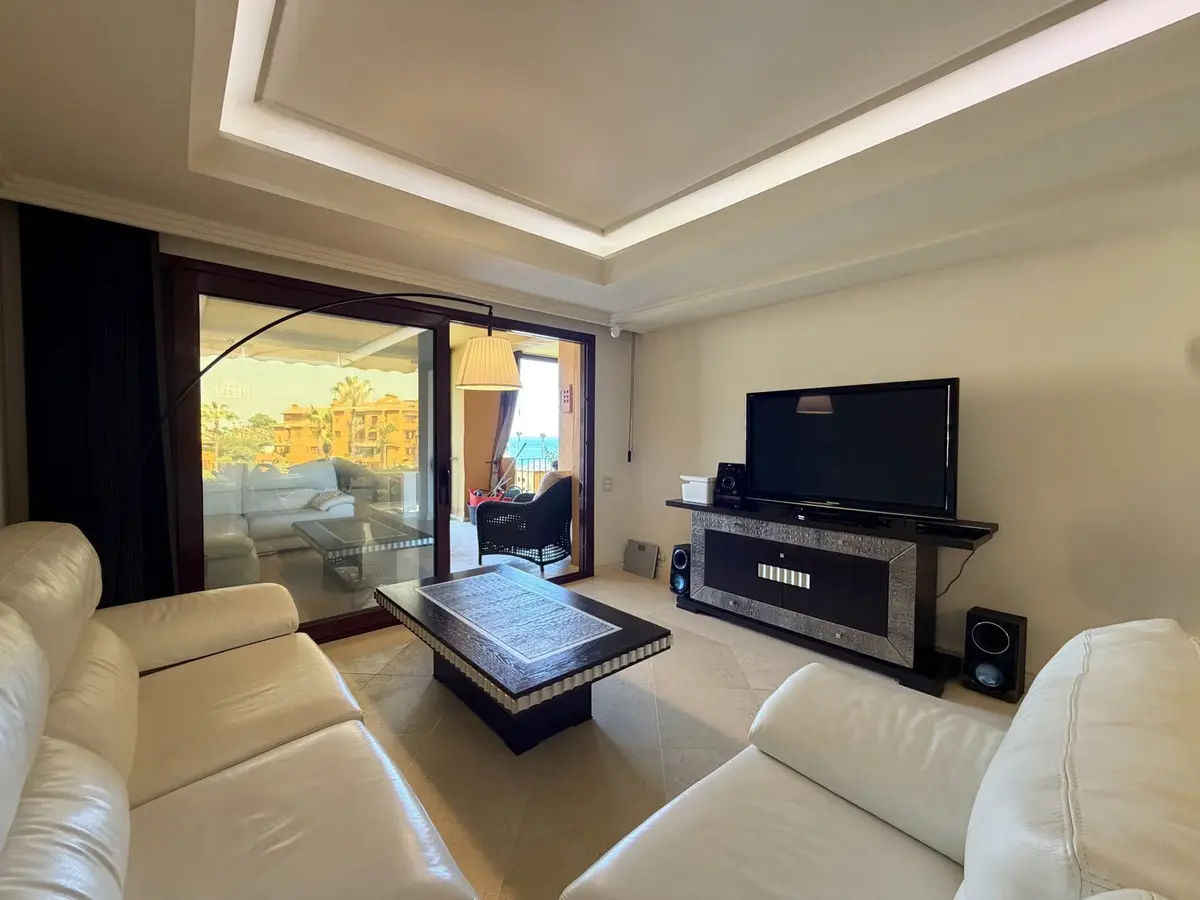 Middle Floor Apartment in Estepona