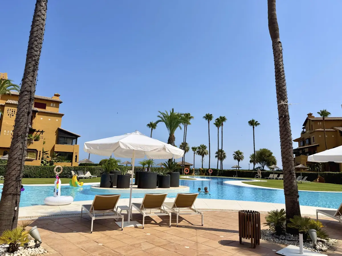 Middle Floor Apartment in Estepona