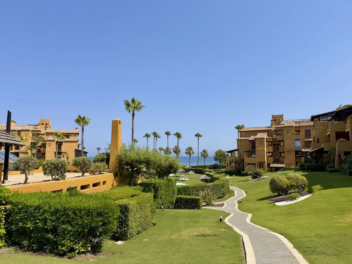 Middle Floor Apartment in Estepona