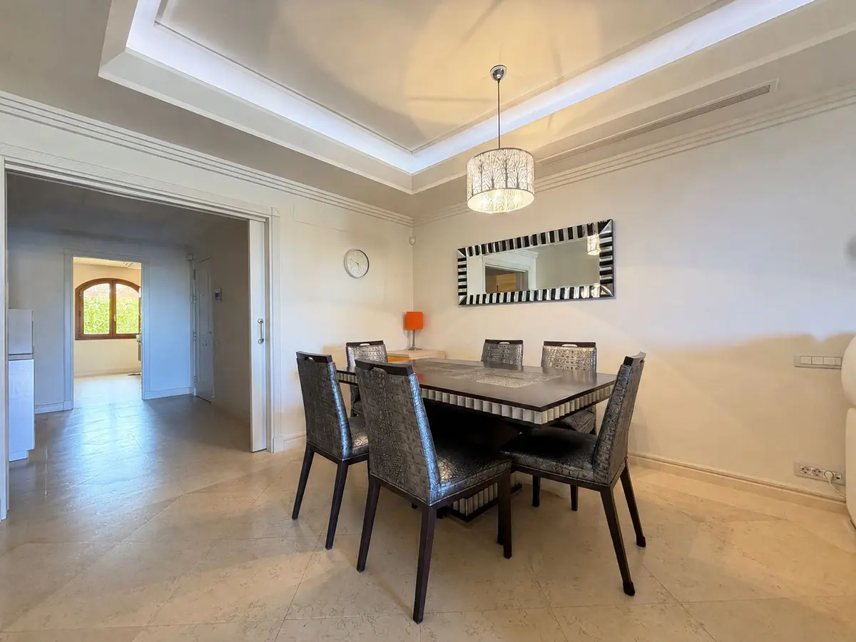Middle Floor Apartment in Estepona