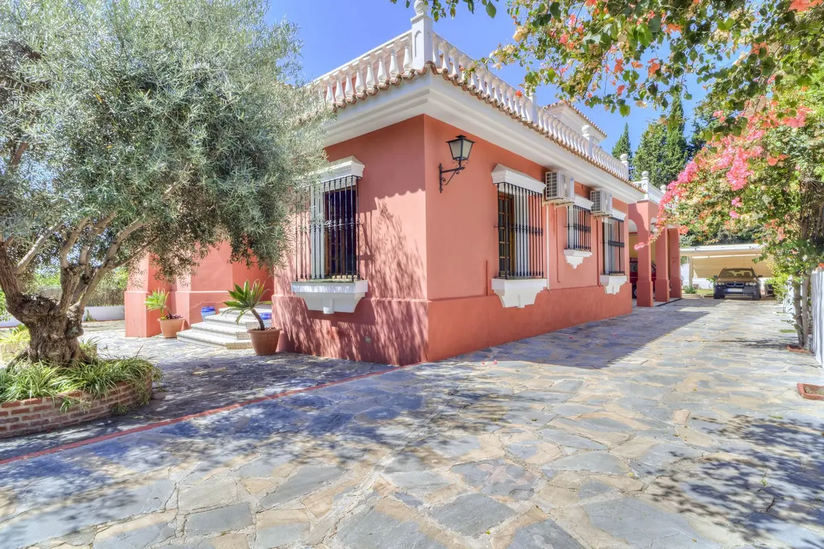 Detached Villa in Marbella