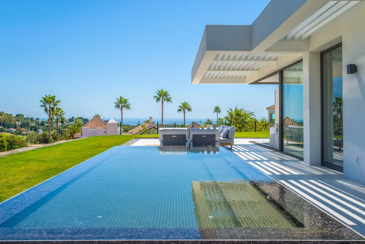 Middle Floor Apartment in El Paraiso