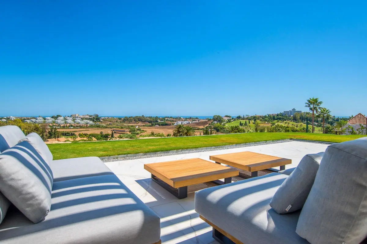 Middle Floor Apartment in El Paraiso