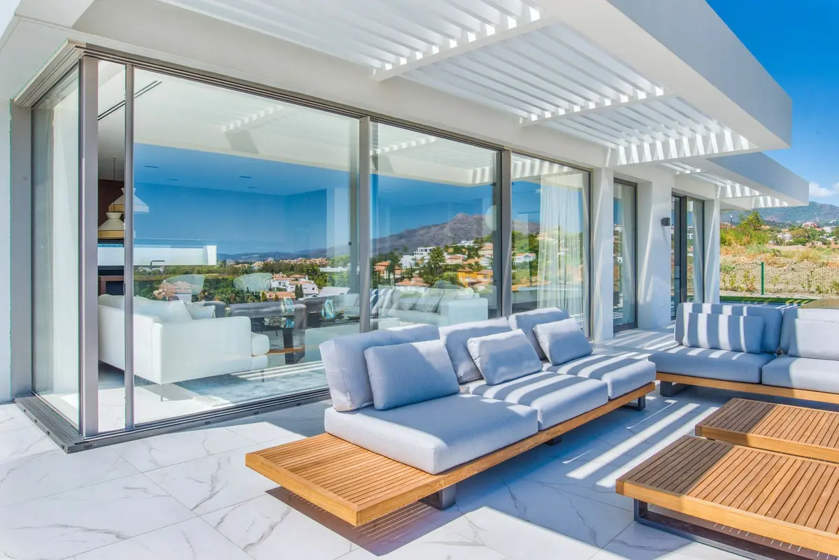 Middle Floor Apartment in El Paraiso