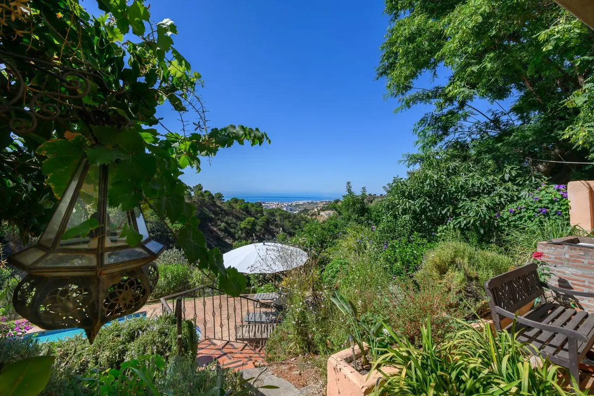 Detached Villa in Estepona