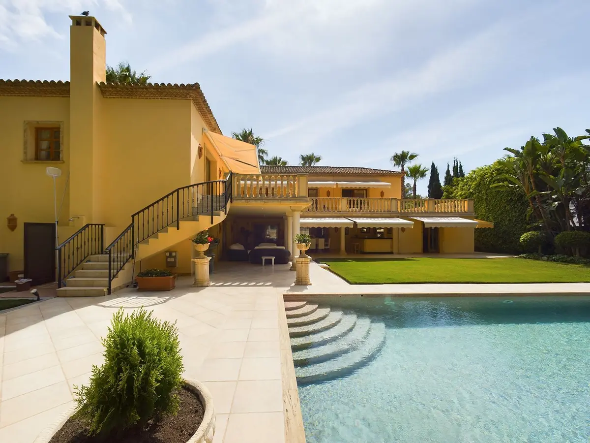 Detached Villa in Nueva Andalucía