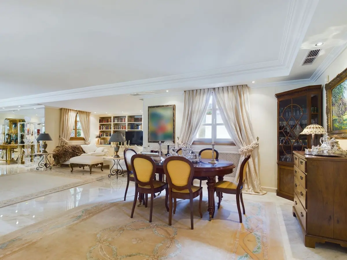 Detached Villa in Nueva Andalucía