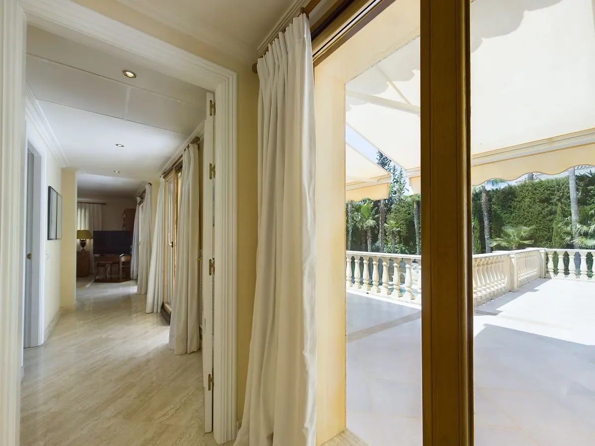 Detached Villa in Nueva Andalucía