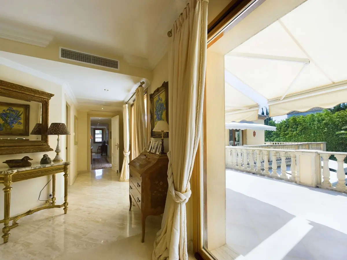 Detached Villa in Nueva Andalucía
