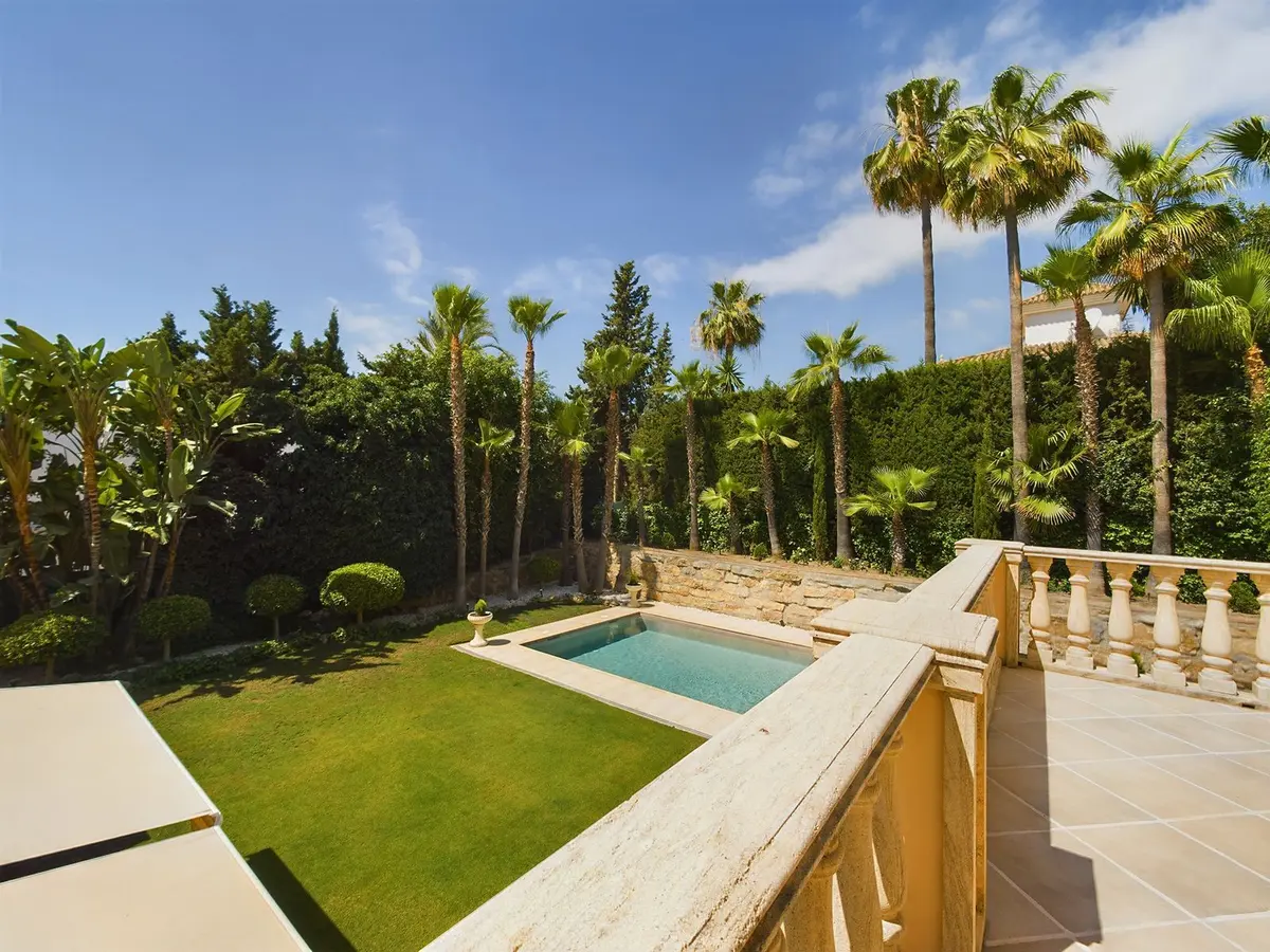 Detached Villa in Nueva Andalucía