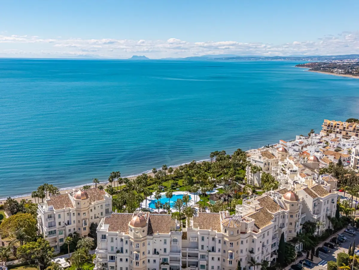 Middle Floor Apartment in Estepona