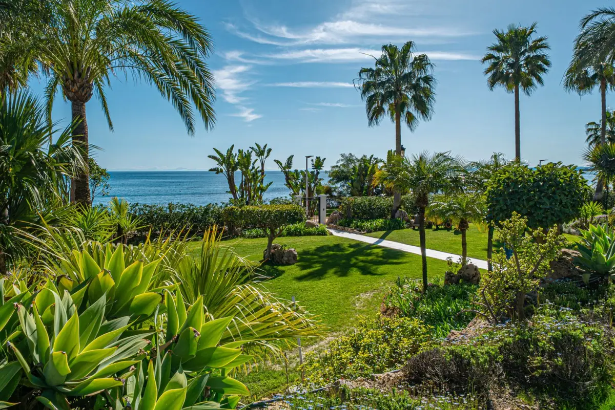 Middle Floor Apartment in Estepona