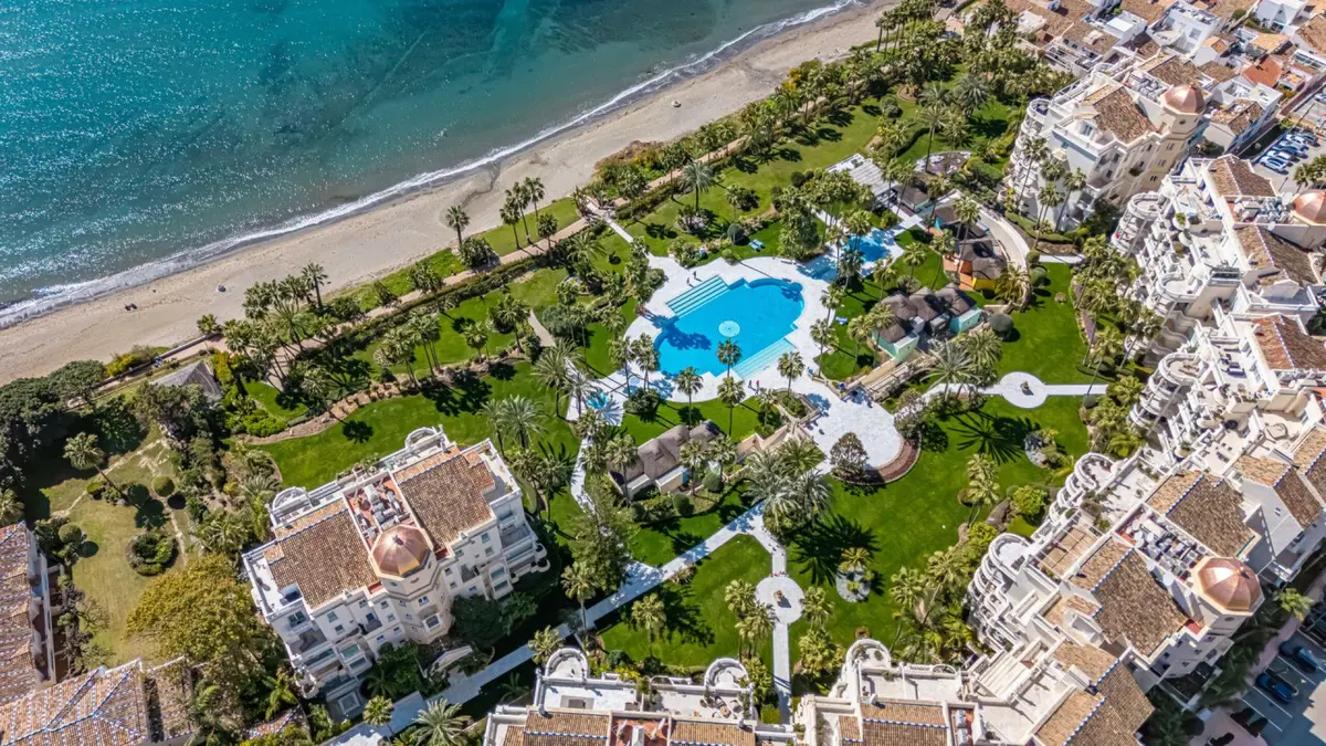 Middle Floor Apartment in Estepona