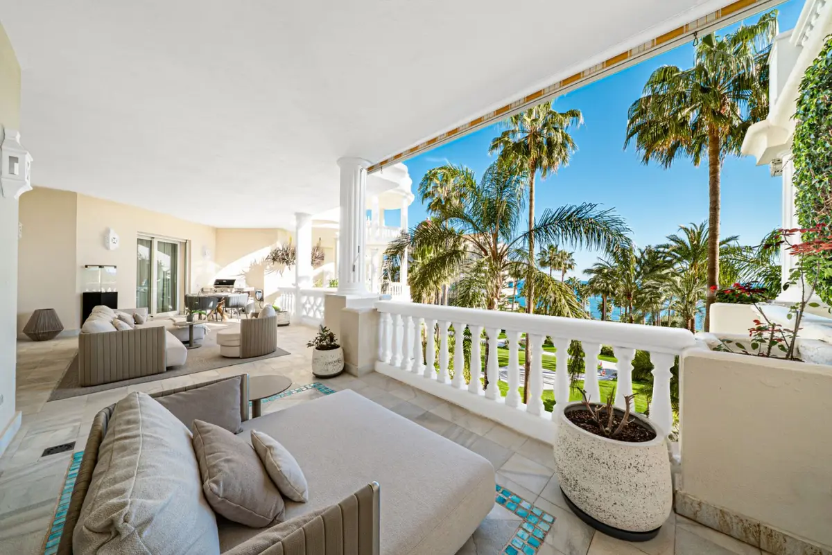 Middle Floor Apartment in Estepona