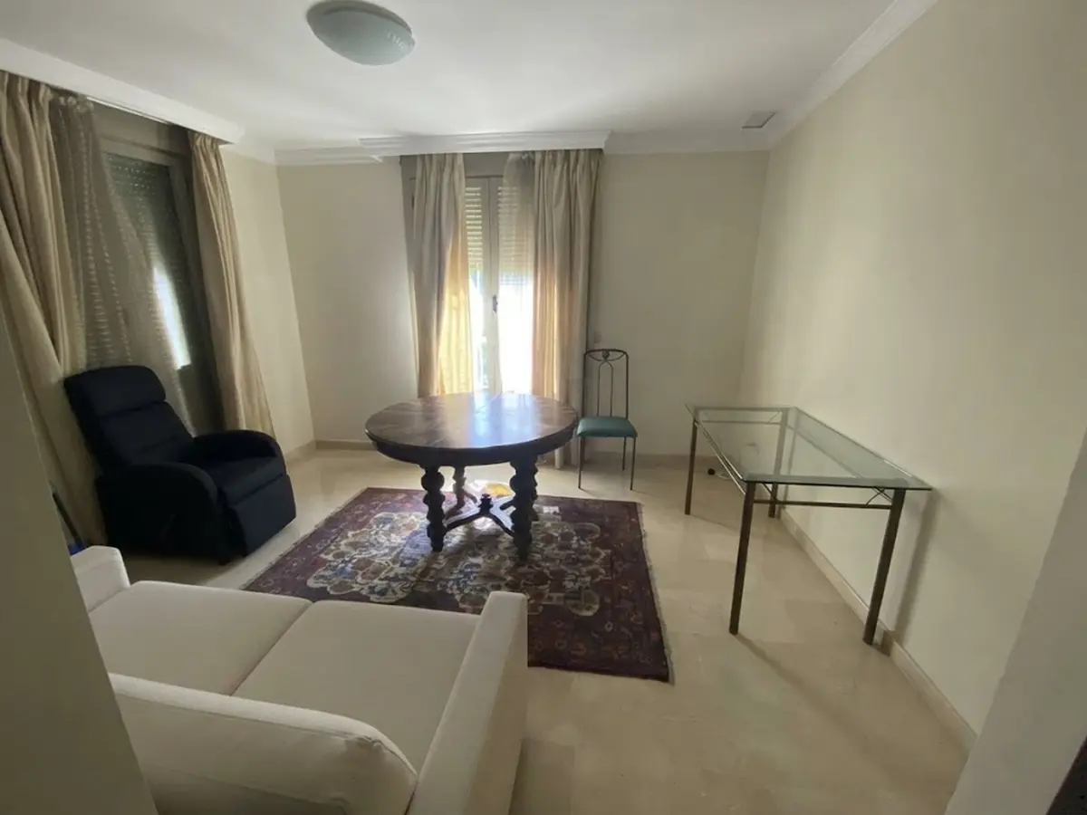 Detached Villa in Nueva Andalucía