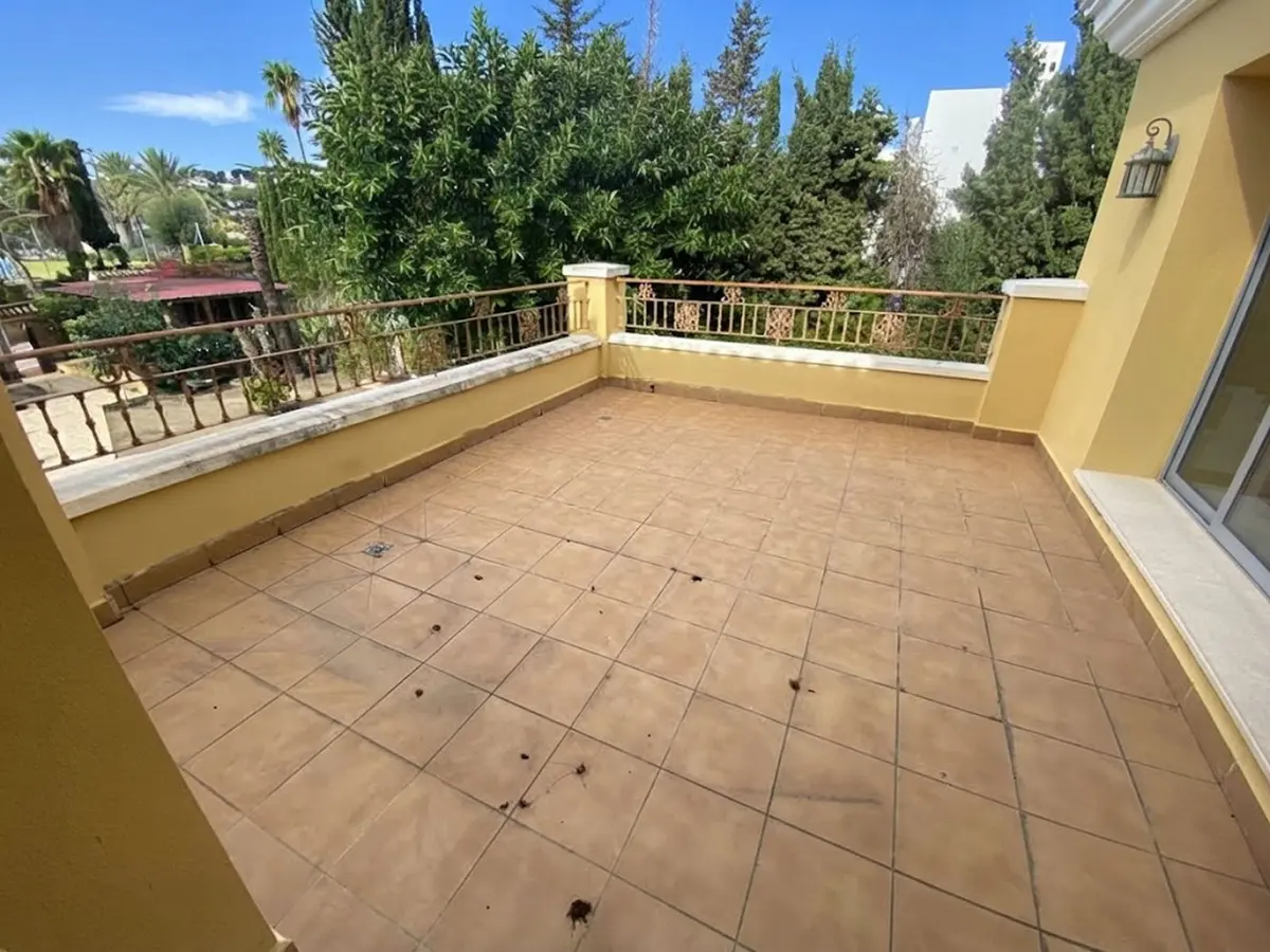Detached Villa in Nueva Andalucía