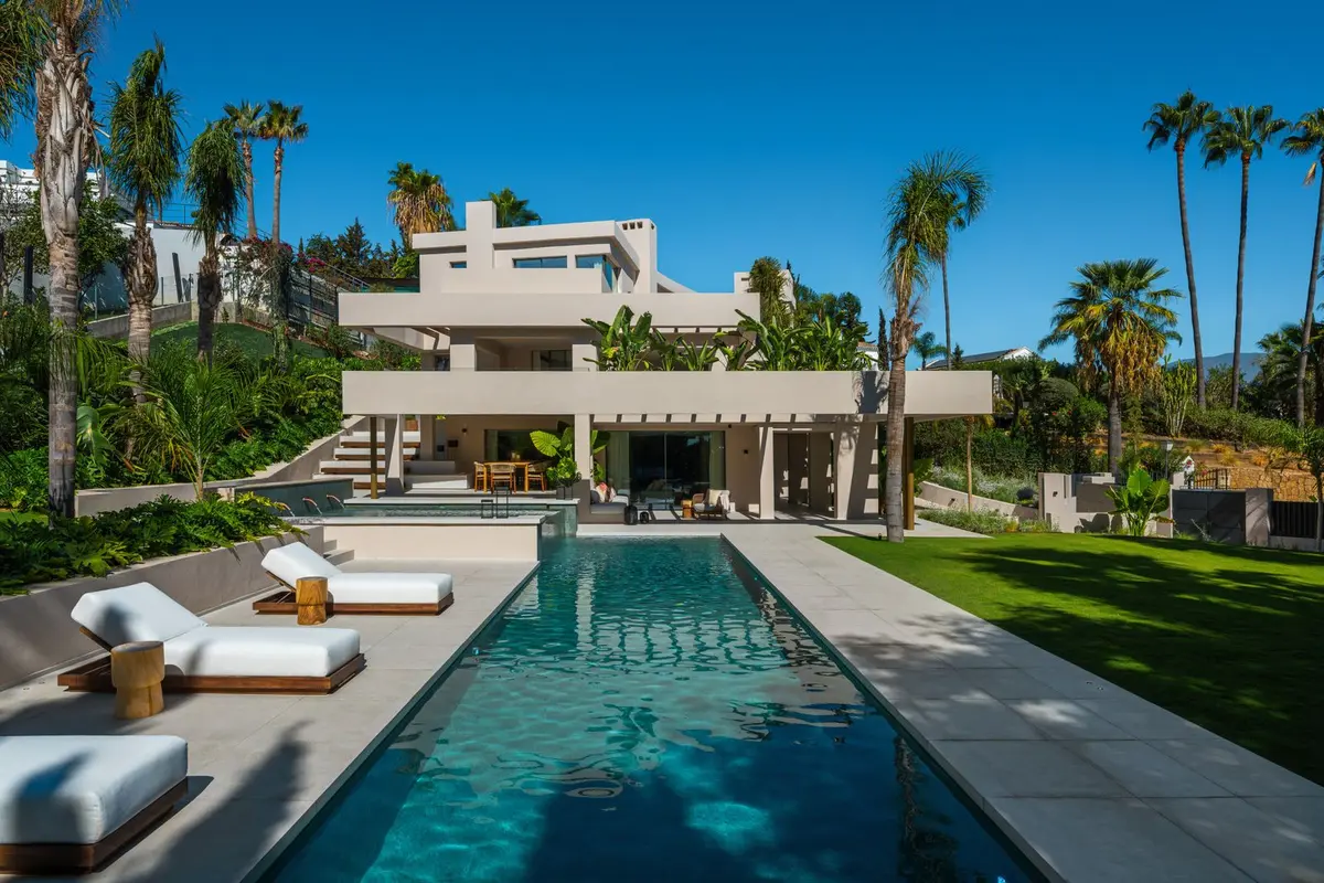 Detached Villa in Nueva Andalucía