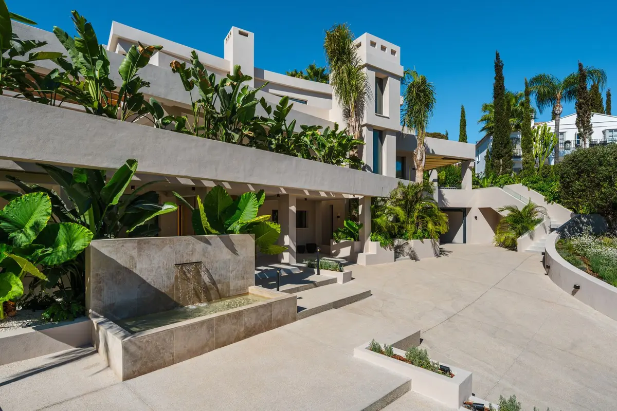 Detached Villa in Nueva Andalucía