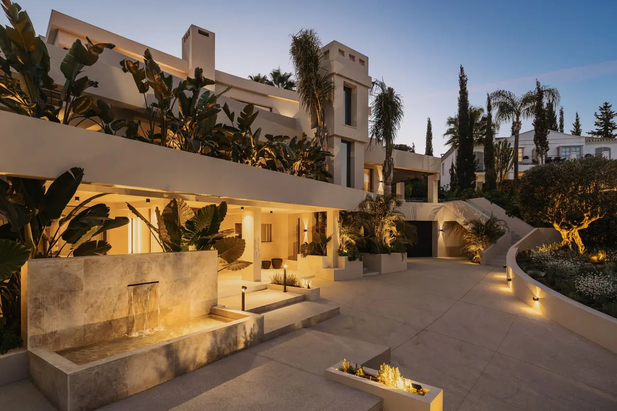 Detached Villa in Nueva Andalucía