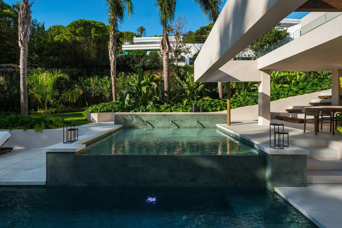 Detached Villa in Nueva Andalucía