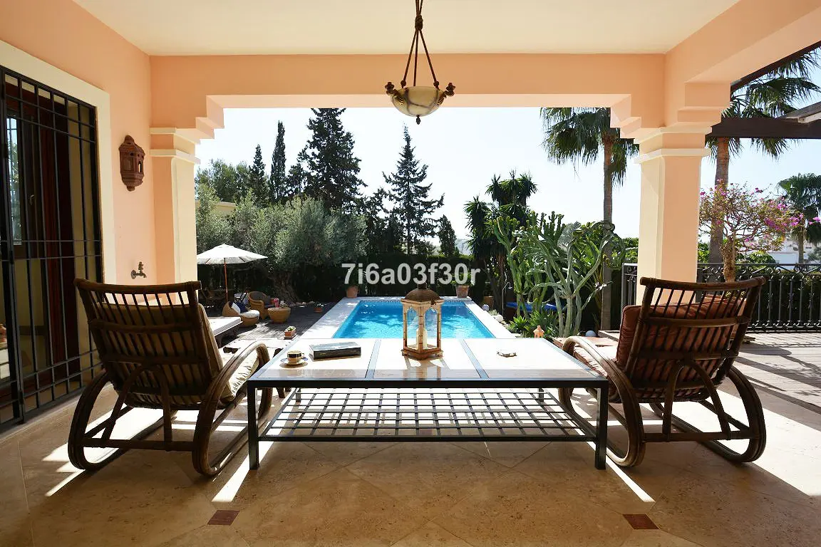 Detached Villa in Nueva Andalucía