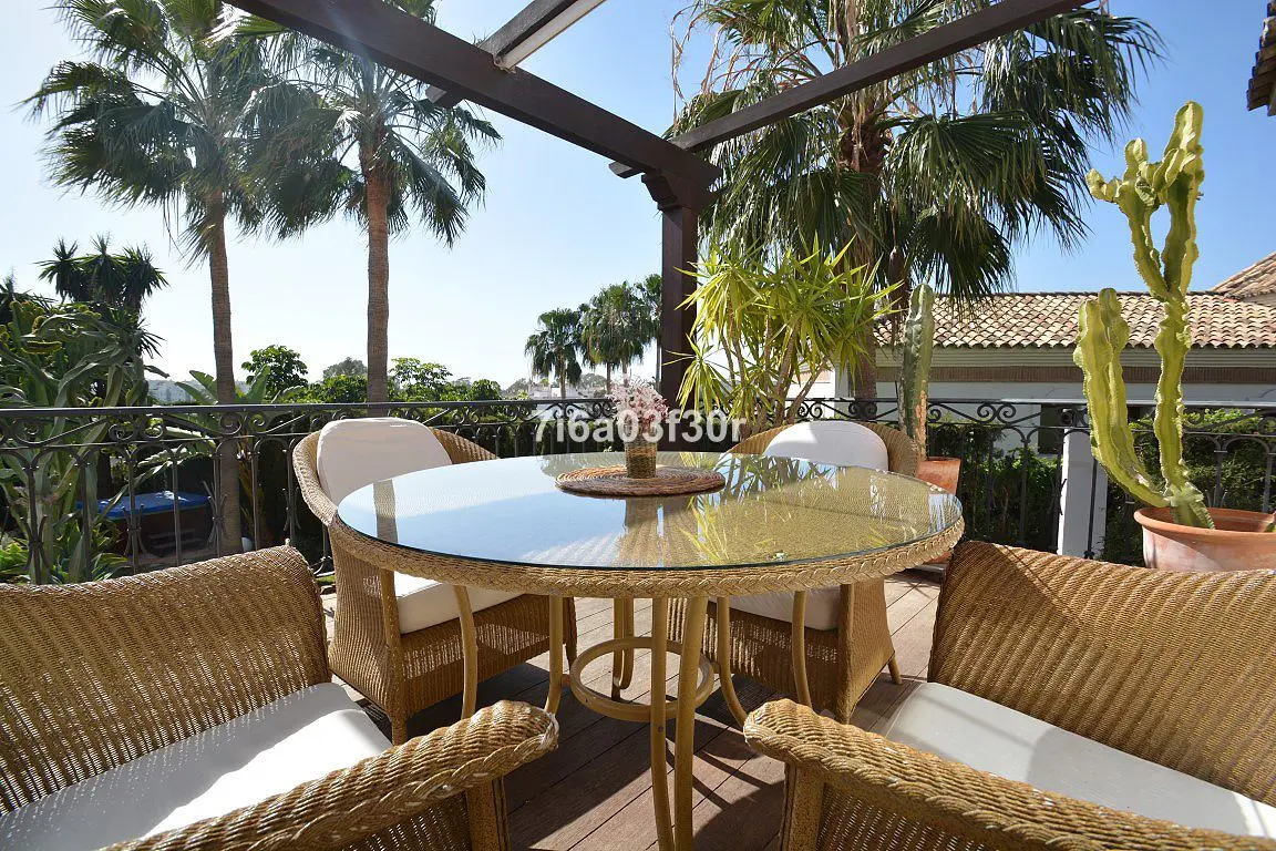 Detached Villa in Nueva Andalucía