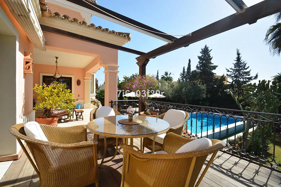 Detached Villa in Nueva Andalucía