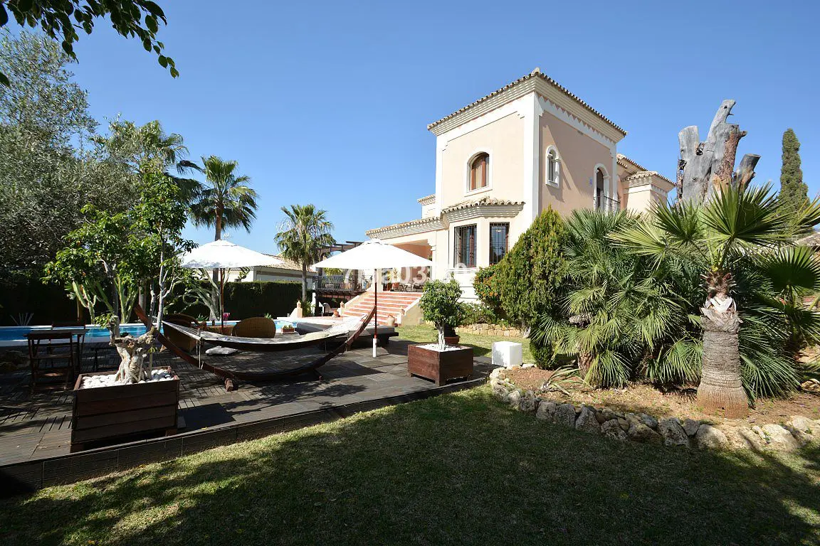 Detached Villa in Nueva Andalucía
