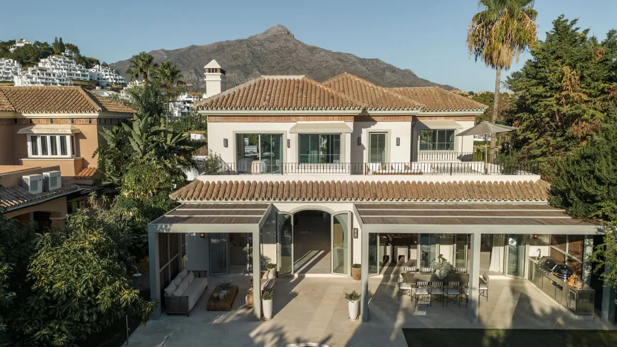 Detached Villa in Nueva Andalucía