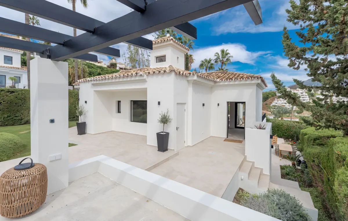 Detached Villa in Nueva Andalucía
