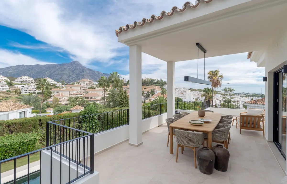 Detached Villa in Nueva Andalucía
