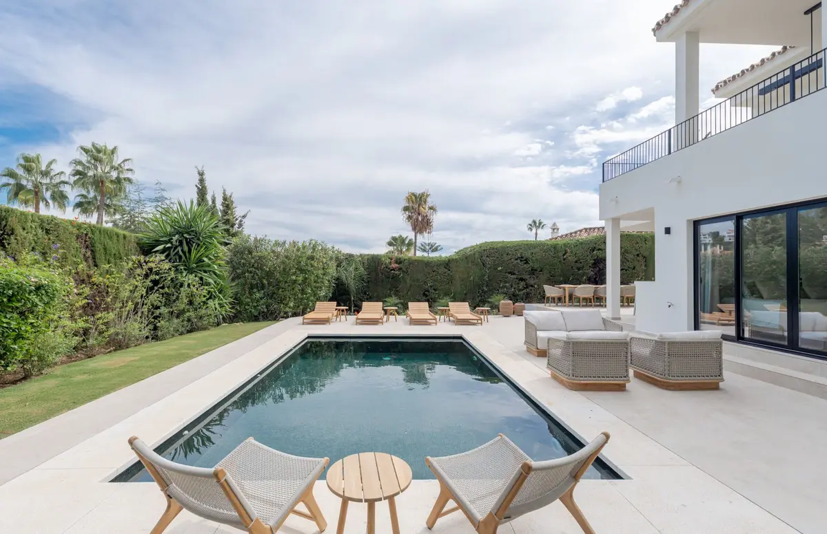 Detached Villa in Nueva Andalucía