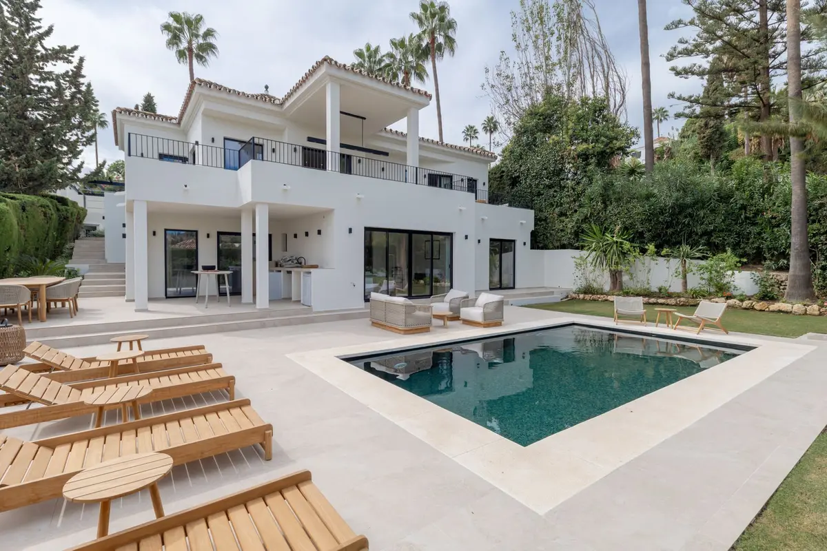 Detached Villa in Nueva Andalucía