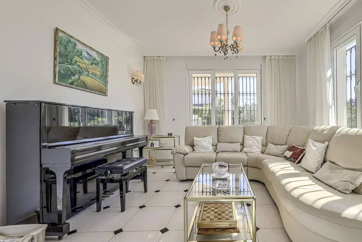Detached Villa in Elviria