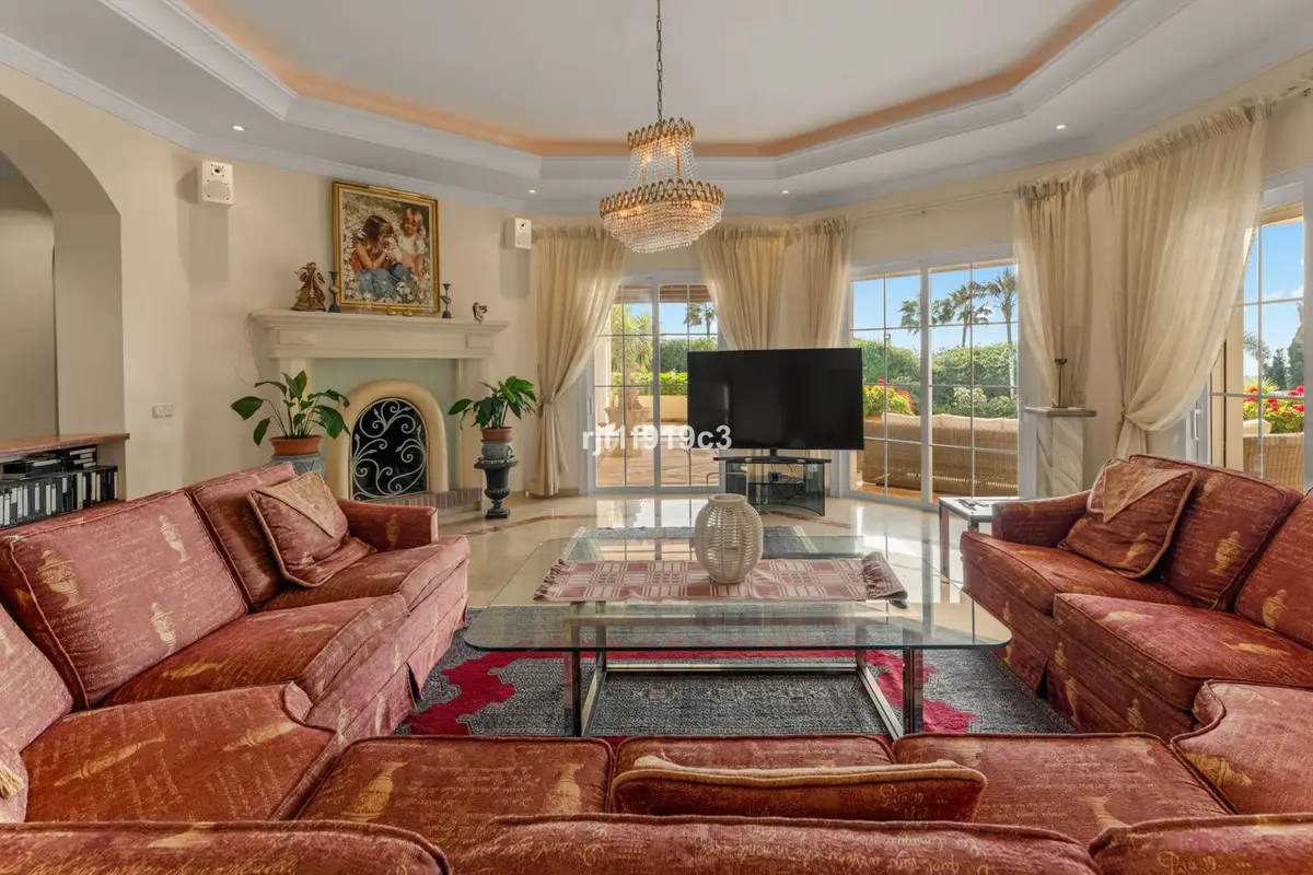 Detached Villa in Elviria