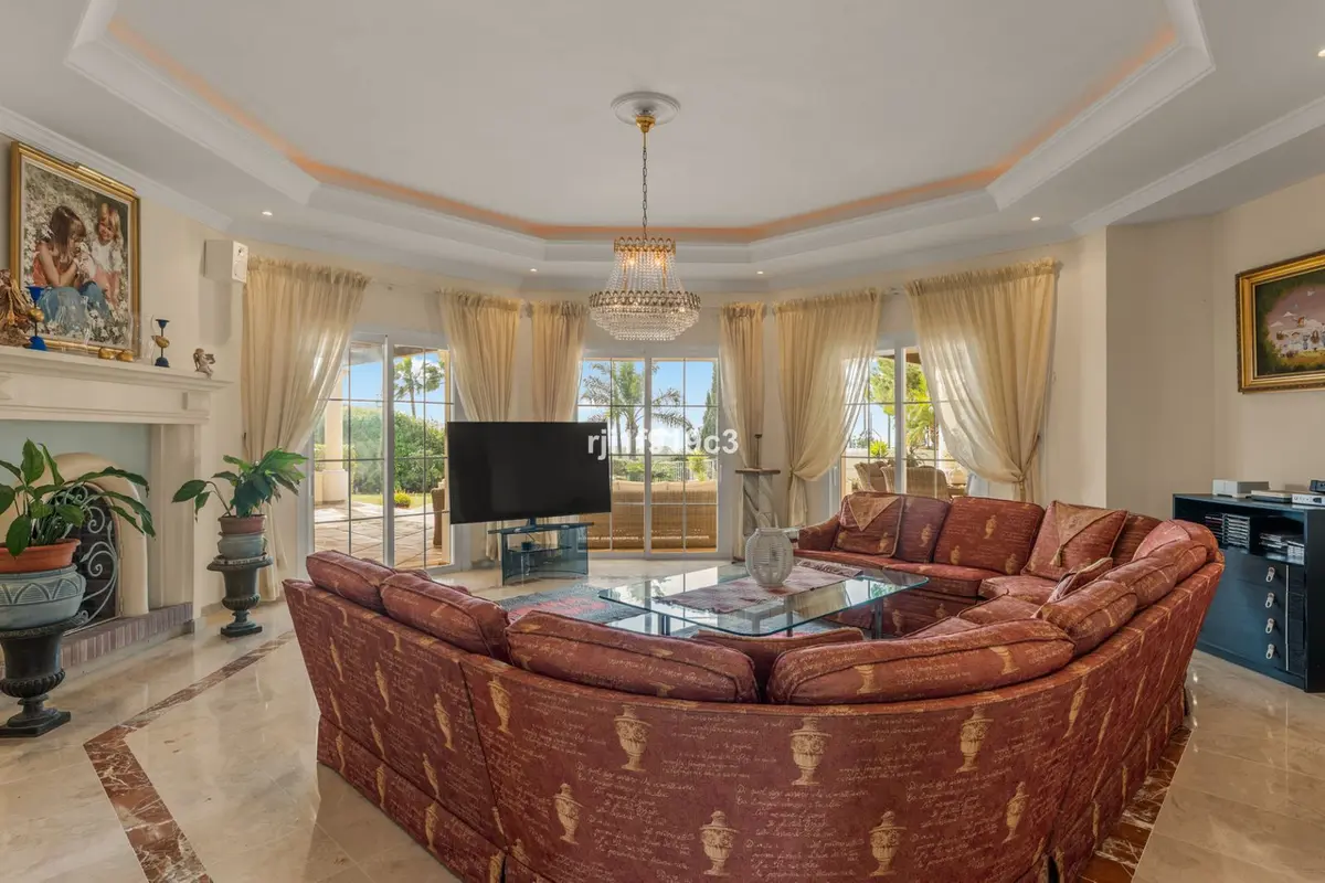Detached Villa in Elviria