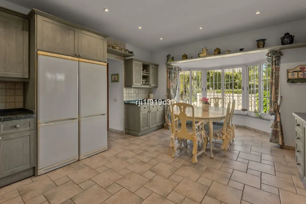 Detached Villa in Elviria