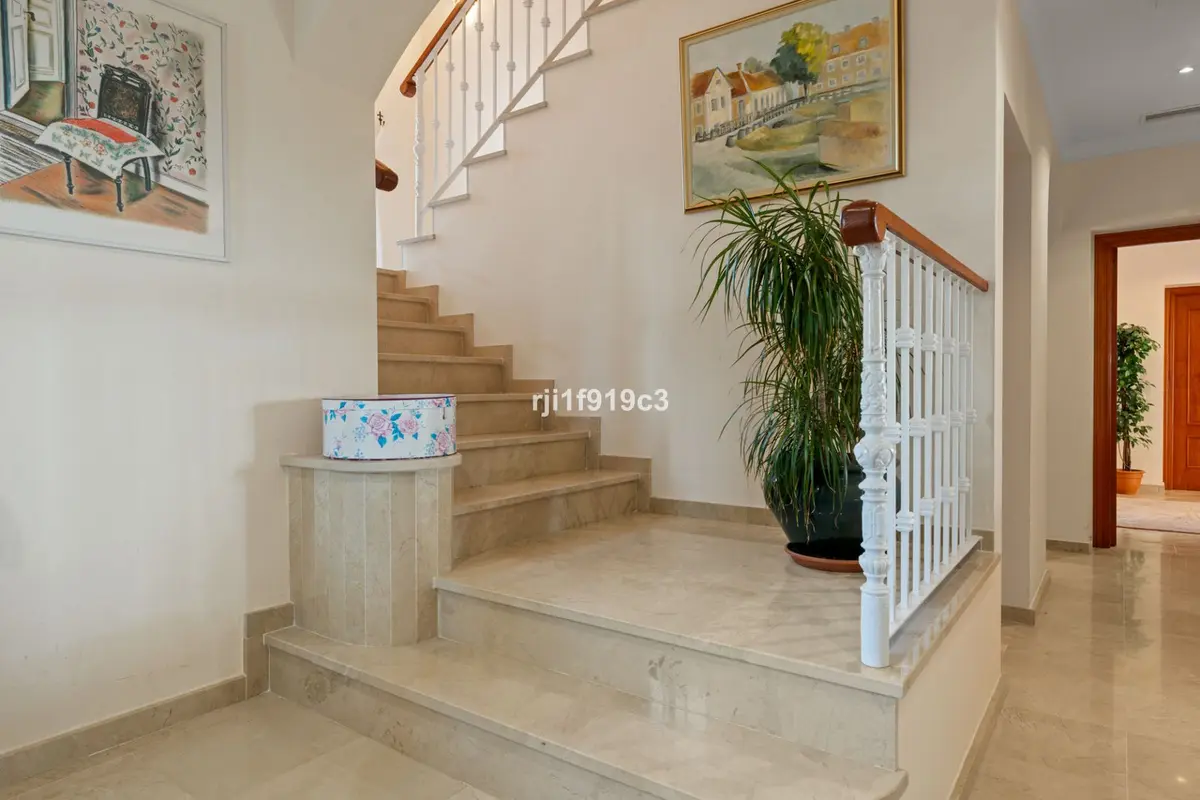 Detached Villa in Elviria