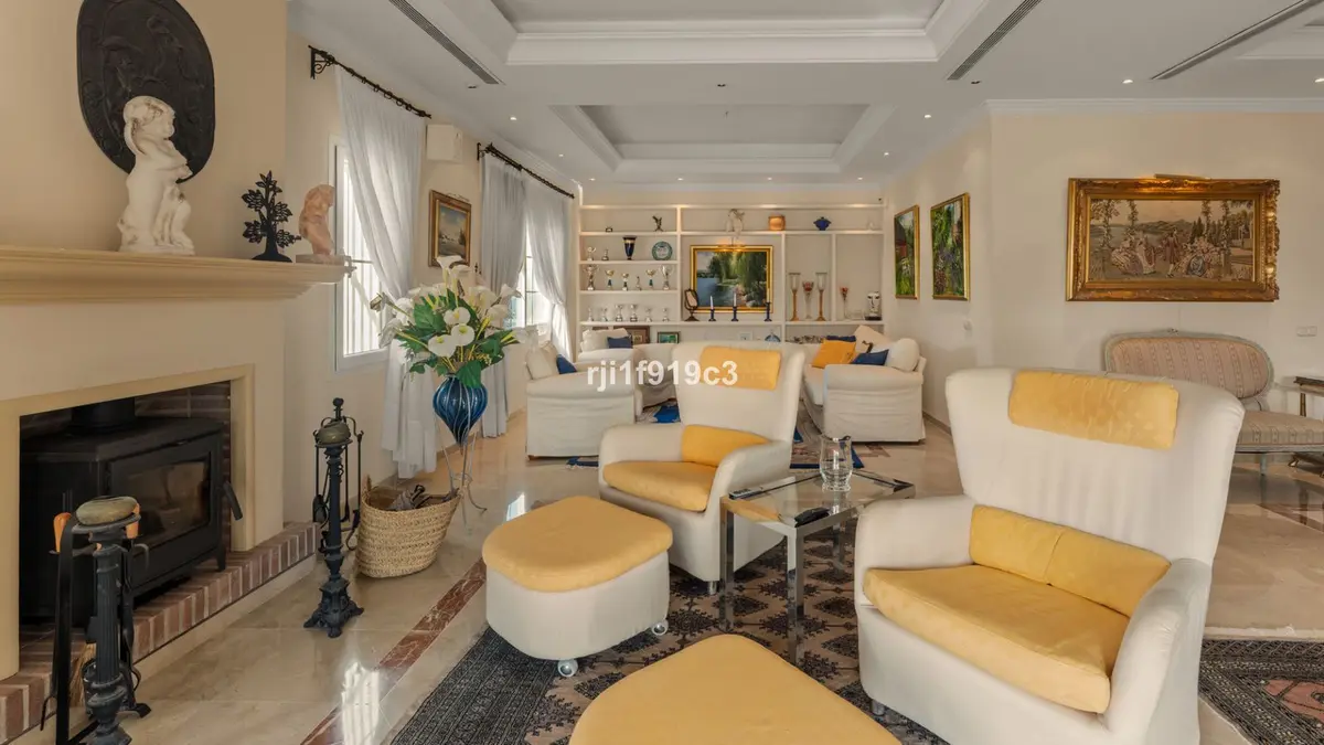 Detached Villa in Elviria