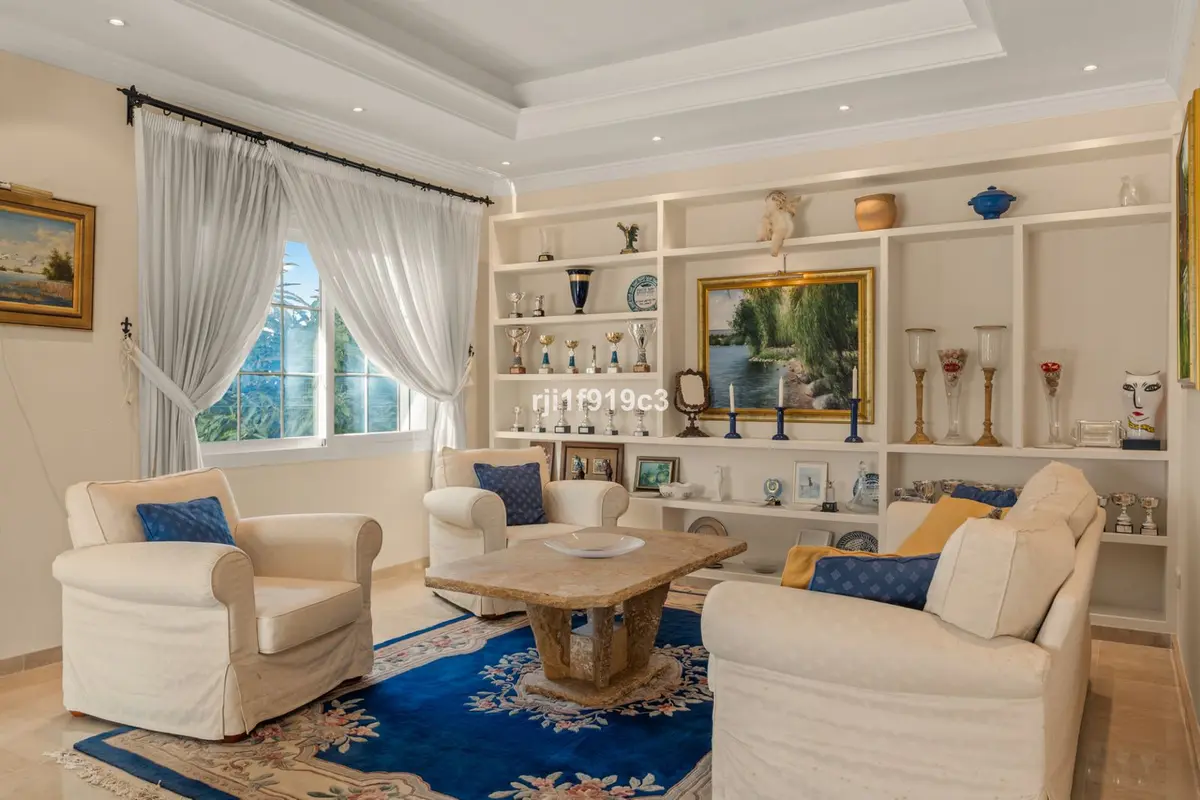 Detached Villa in Elviria