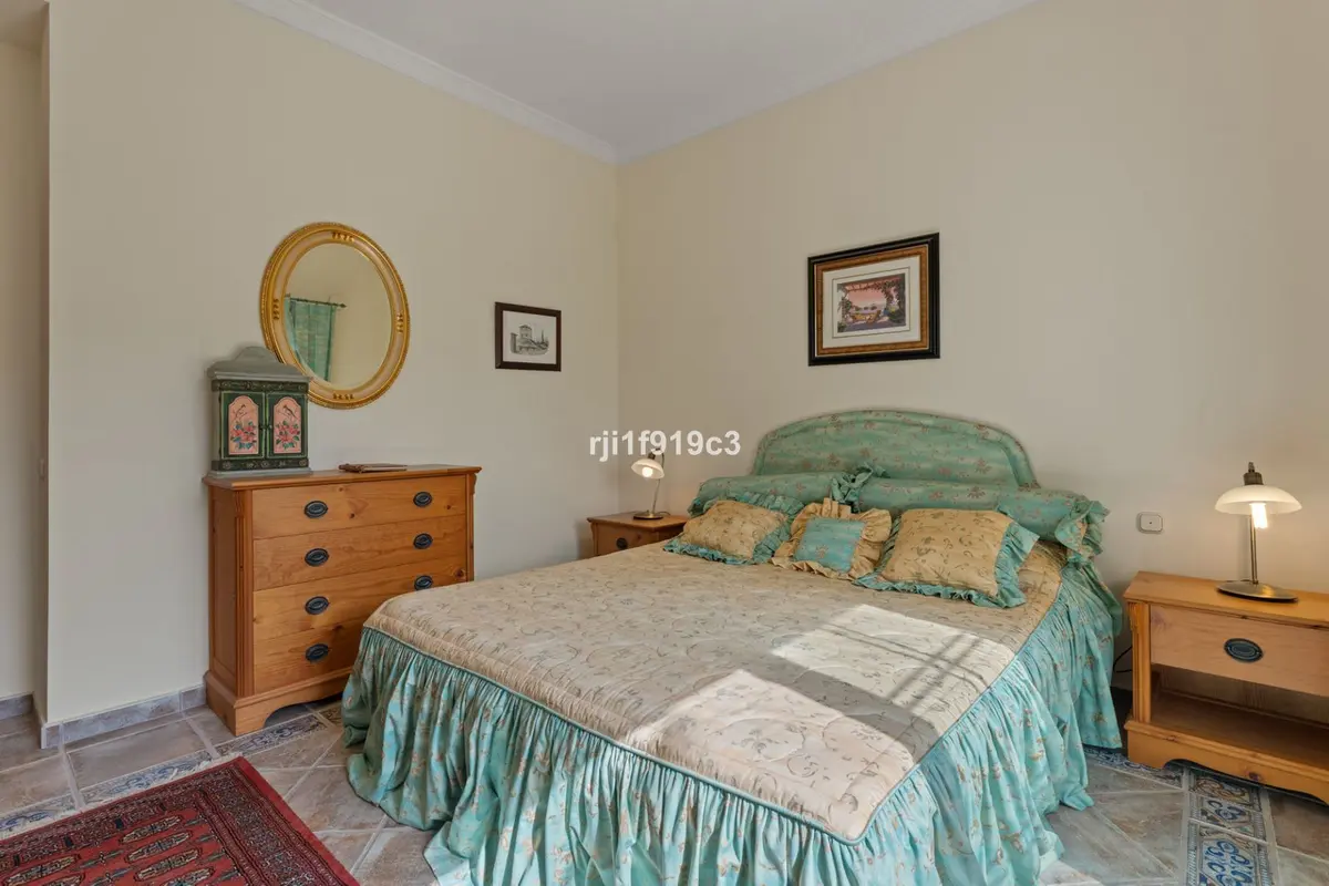 Detached Villa in Elviria