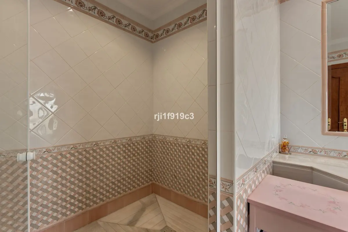 Detached Villa in Elviria