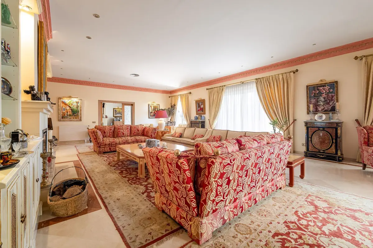Detached Villa in El Paraiso