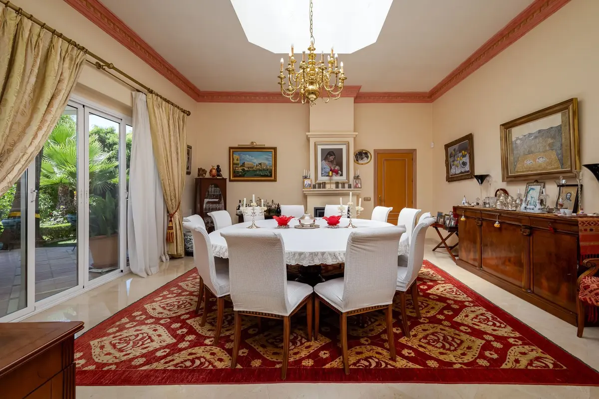 Detached Villa in El Paraiso