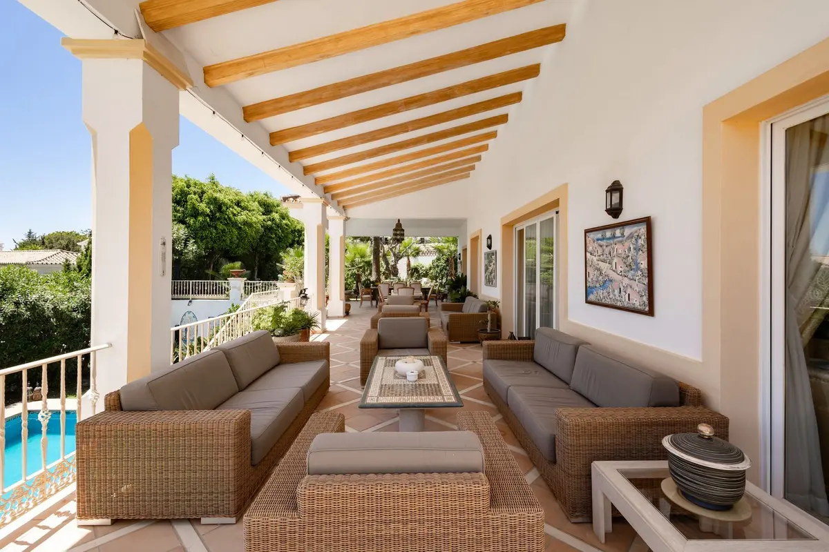 Detached Villa in El Paraiso