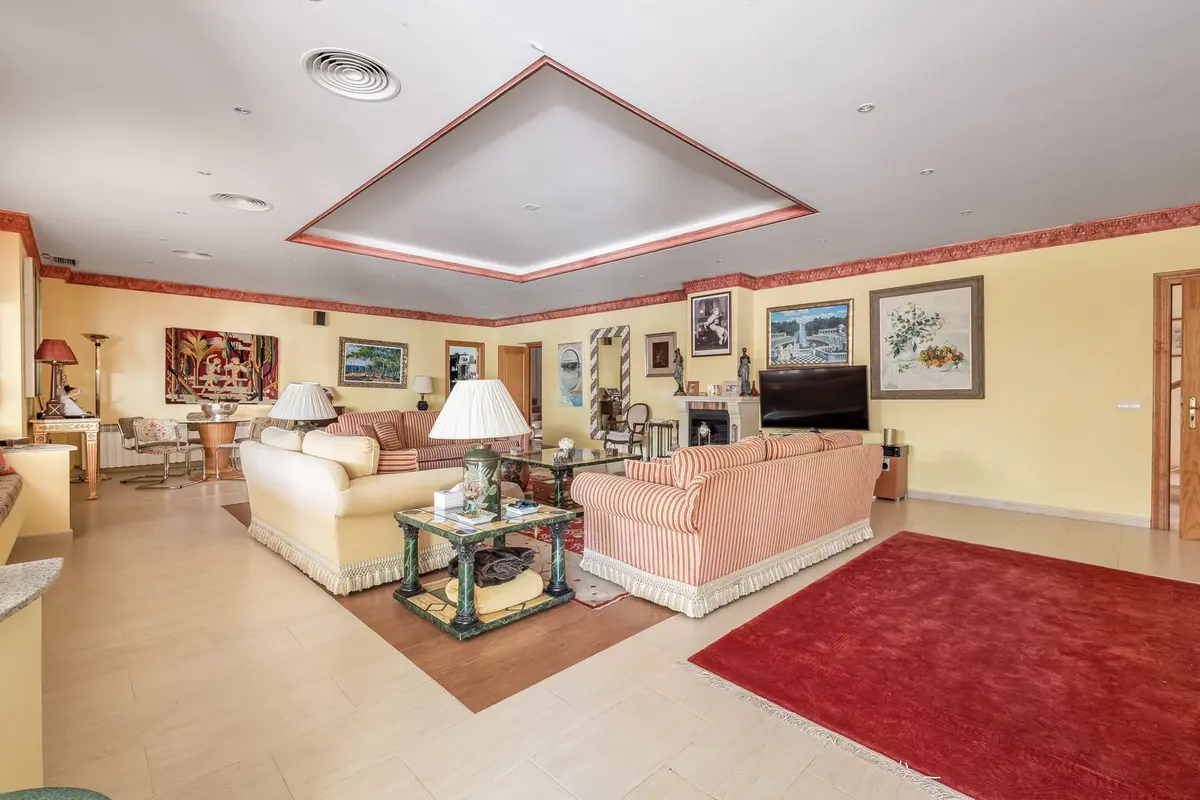 Detached Villa in El Paraiso